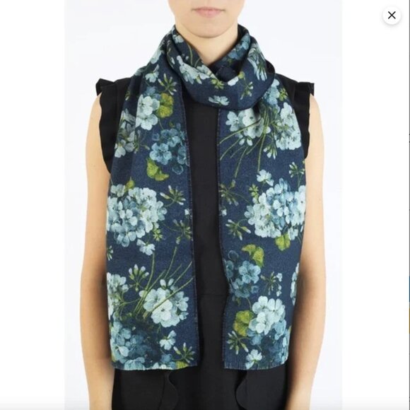 NEW Authentic Gucci GG Blooms Logo Reversible Monogram Wool Scarf w/ Box - Picture 2 of 8